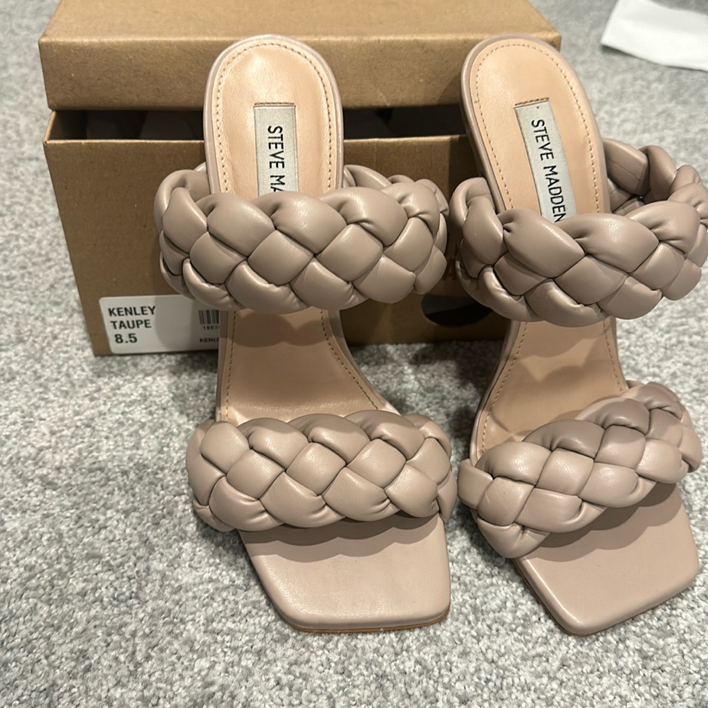 Steve Madden Kenley Taupe Sandal